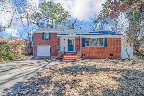 1 Julian Pl, Hampton, VA 23666