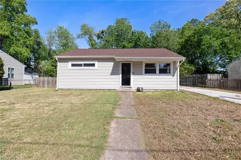 911 Bowden Ave, Chesapeake, VA 23323