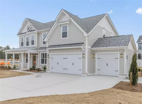 704 Washington Dr, Chesapeake, VA 23322