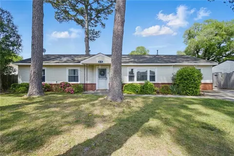 605 Breeds Hill Rd, Virginia Beach, VA 23462