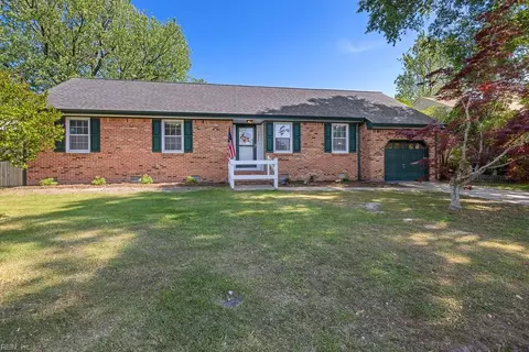 5572 Stonehaven Dr, Virginia Beach, VA 23464