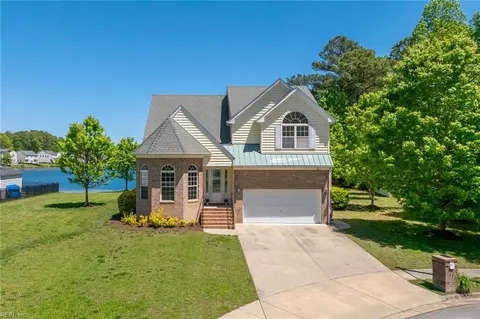 1401 Rotunda Ave, Chesapeake, VA 23323