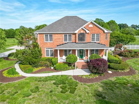 2137 Hickory Forest Dr, Chesapeake, VA 23322
