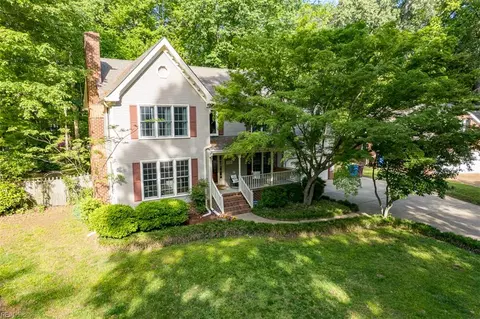 1130 Crystalwood Cir, Chesapeake, VA 23320