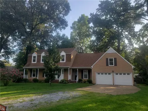 104 Baldric Pl, Yorktown, VA 23692