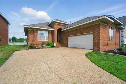 20 Brough Ln, Hampton, VA 23669