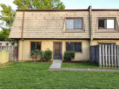 1542 Malibu Pl, Newport News, VA 23608