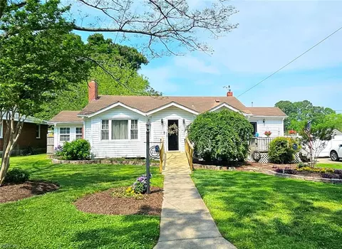 215 N 6th St, Hampton, VA 23664