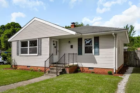 722 Stewart St, Chesapeake, VA 23324