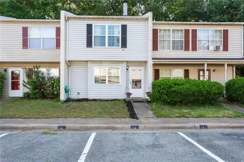 18 Oneonta Dr, Newport News, VA 23602