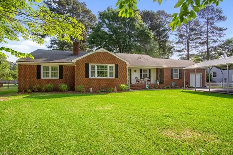 332 Robinhood Rd, Franklin, VA 23851