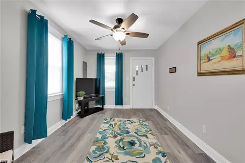 802 Powhatan Pw Pkwy, Hampton, VA 23661