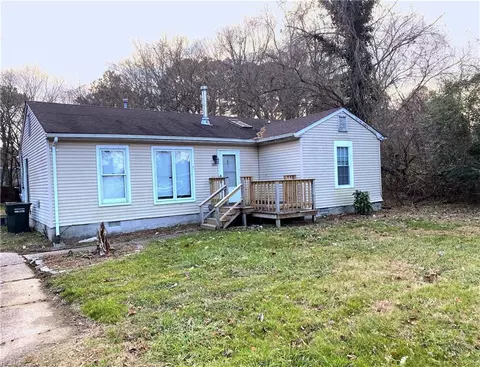 3810 Seaford Rd, Seaford, VA 23696