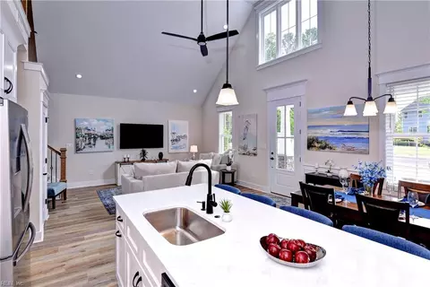 102 Blue Crab Pt, Poquoson, VA 23662
