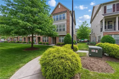 57 Transit Ln, Newport News, VA 23601