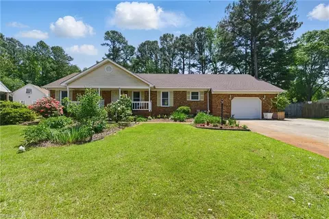 1136 Priscilla Ln, Chesapeake, VA 23322