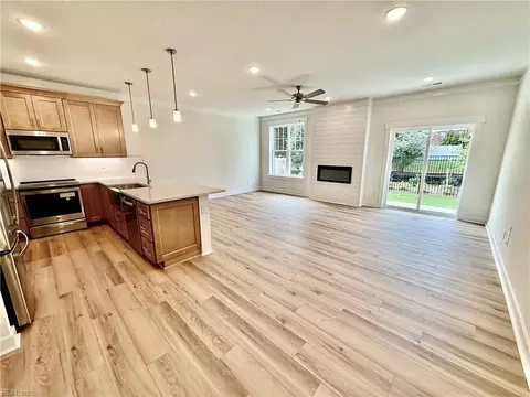 721 Flatrock Ln, Chesapeake, VA 23320
