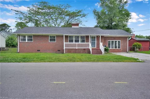 40 Moss Ave, Hampton, VA 23669