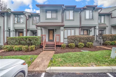 367 Bridgewater Dr, Newport News, VA 23603