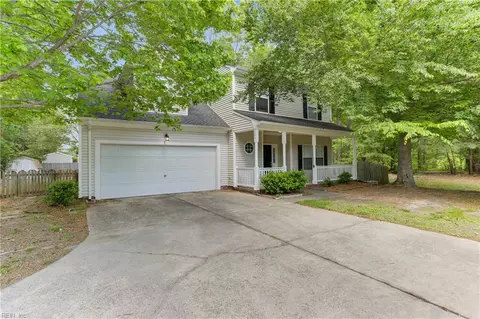 106 Robin Hood Dr, Yorktown, VA 23693