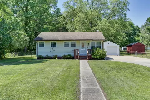 1040 Cox Ave, Chesapeake, VA 23323