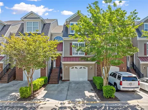 4541 Leamore Square Rd, Virginia Beach, VA 23462