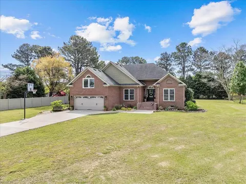 108 Currituck Sound Dr, Currituck, NC 27929