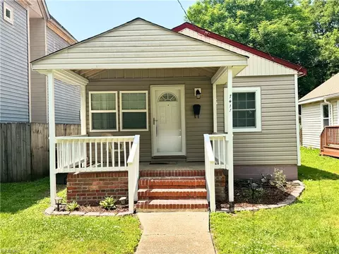 7411 Hughart St, Norfolk, VA 23505