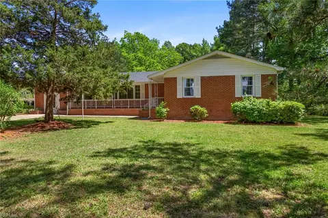 7709 S Quay Rd, Suffolk, VA 23437