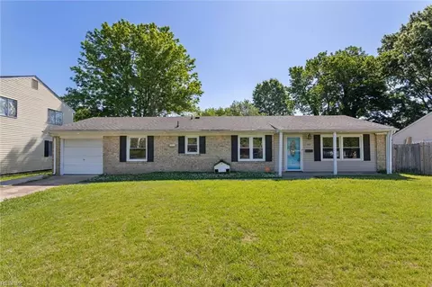 552 Old Post Rd, Virginia Beach, VA 23452