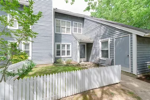 12750 Saint George St #C, Newport News, VA 23602