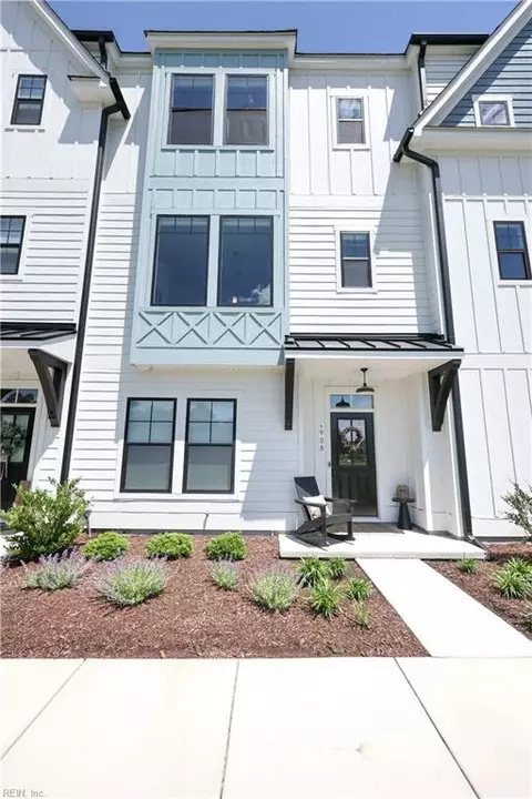 908 Bernard Ln, Chesapeake, VA 23322