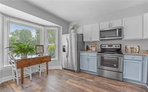 8 Riverview Ct, Suffolk, VA 23434