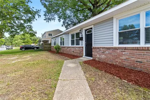 3741 Starlighter Dr, Virginia Beach, VA 23452