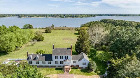 30741 Back Creek Rd, Harborton, VA 23389