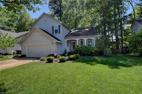 703 Broadleaf Xing, Chesapeake, VA 23320