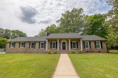 100 Woodland Cir, Franklin, VA 23851