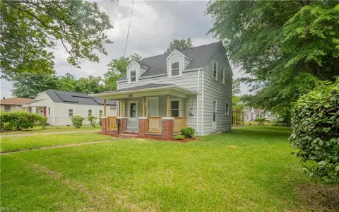 2811 Arcadia Ave, Portsmouth, VA 23704