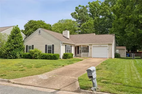 162 Robinhood Ln, Newport News, VA 23602