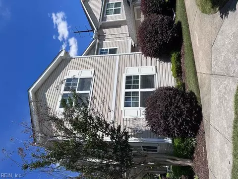 708 Lacy Oak Dr, Chesapeake, VA 23320