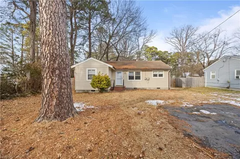 5818 Bertrand St, Portsmouth, VA 23703