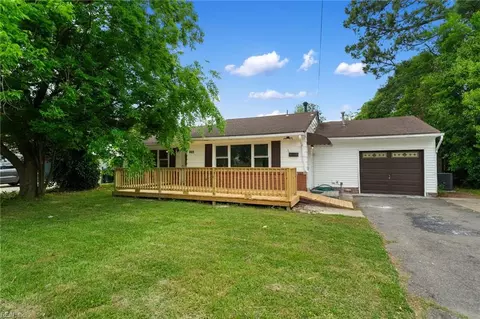 669 Kenneth Rd, Virginia Beach, VA 23462