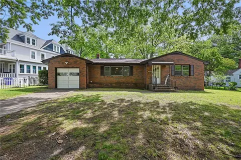 128 Orleans Cir, Norfolk, VA 23509