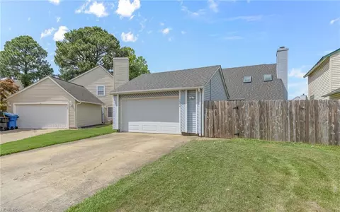 1504 Newport Cir, Virginia Beach, VA 23464