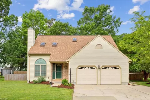 319 Peachtree Ln, Yorktown, VA 23693
