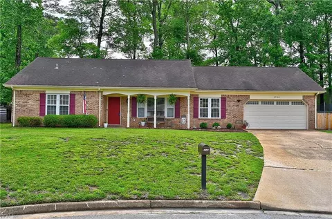 1720 Moon Valley Dr, Virginia Beach, VA 23453