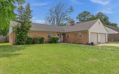 5009 Meadow Pines Pl, Virginia Beach, VA 23464