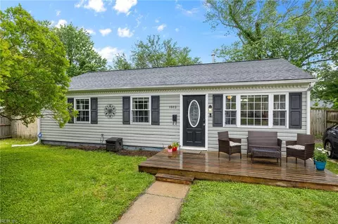 1812 Bancroft Dr, Hampton, VA 23663