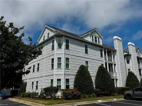 2301 Beach Haven Dr #303, Virginia Beach, VA 23451