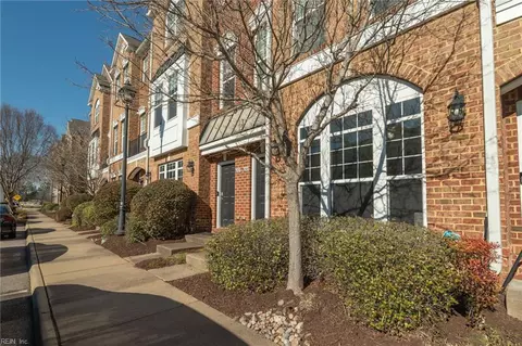 650 Claire Ln, Newport News, VA 23602